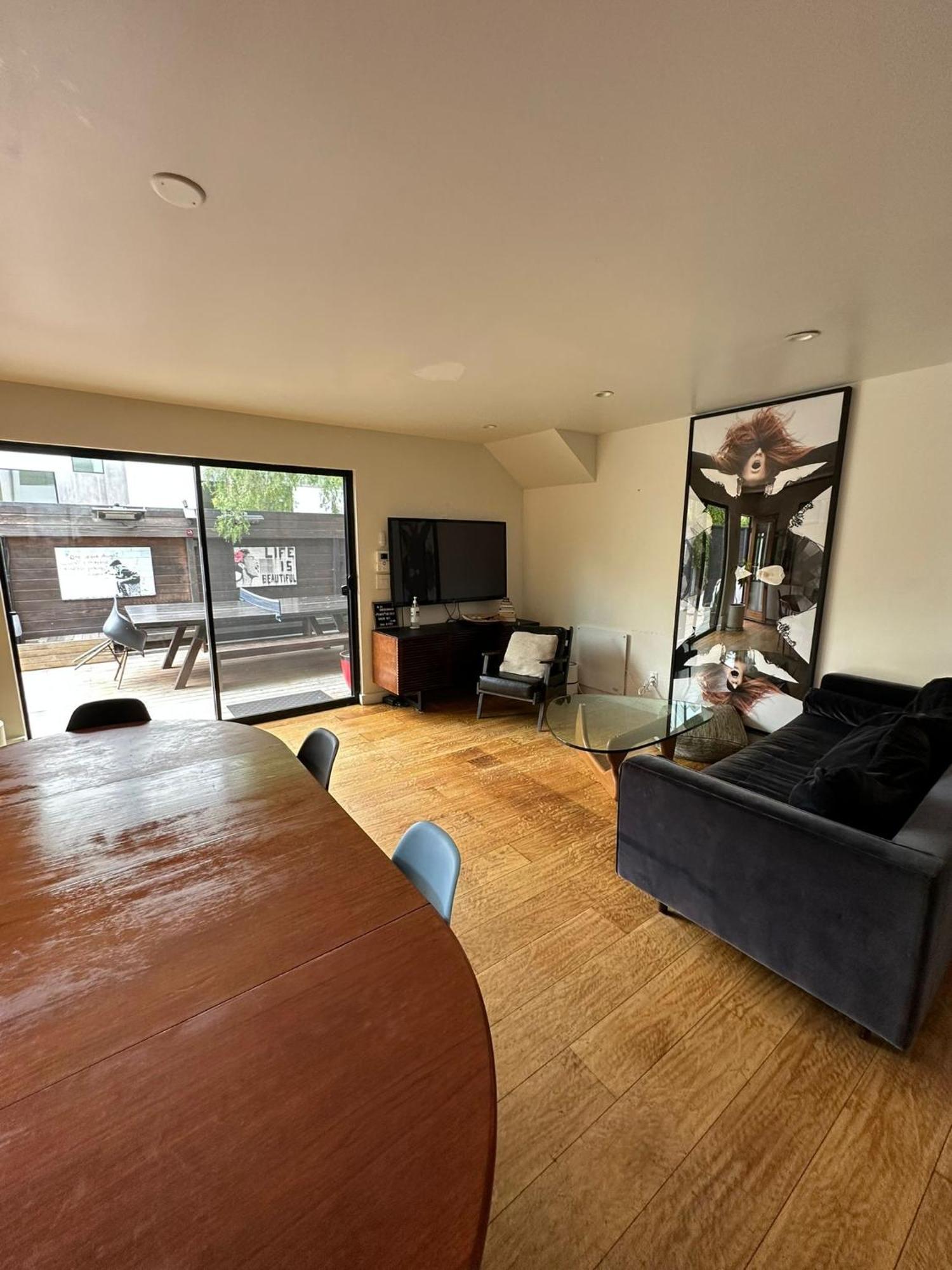 Venice Beach Two Bedroom Rooftop House With Parking *
