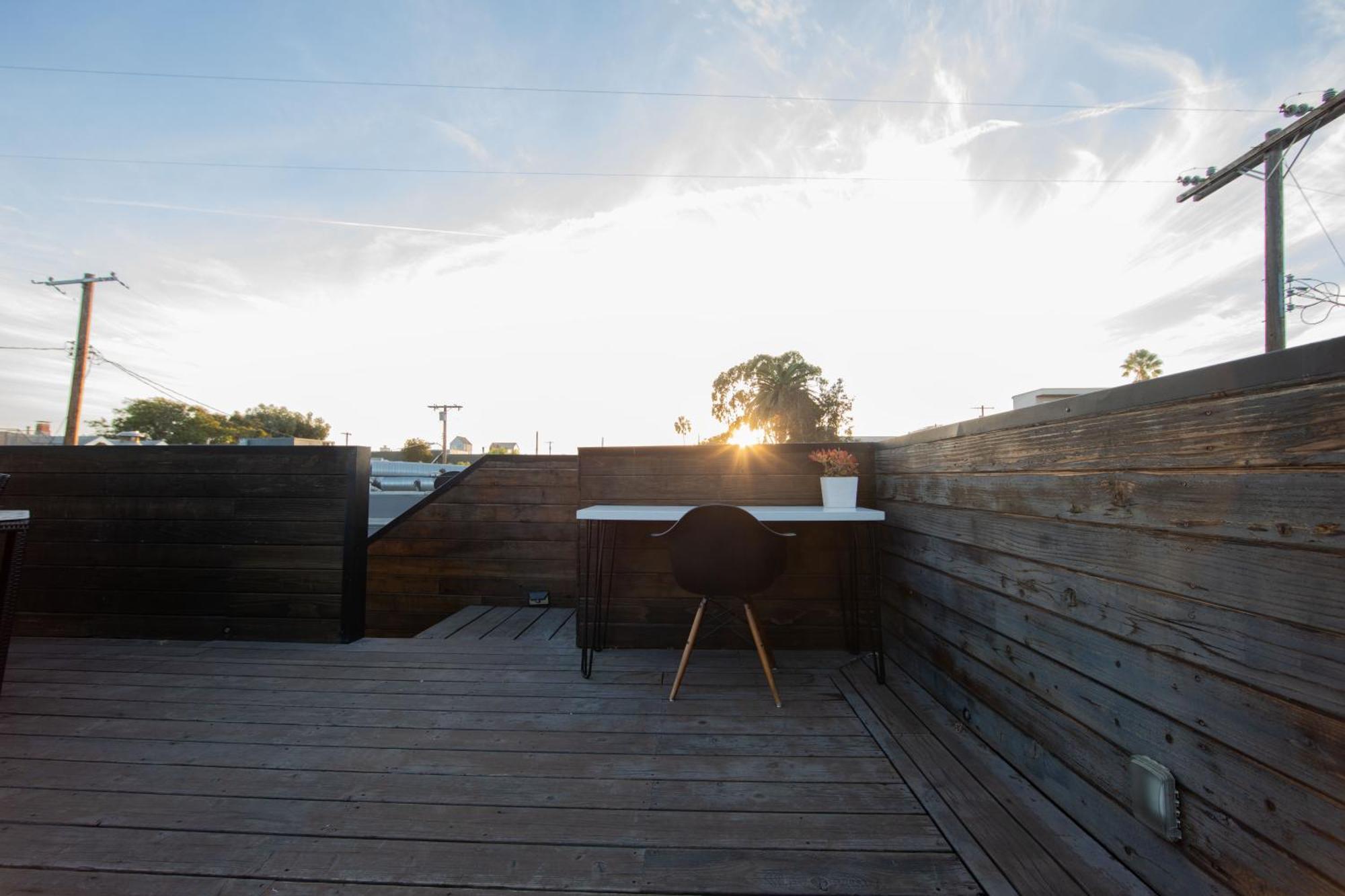 Venice Beach Two Bedroom Rooftop House With Parking Apartment Los Angeles