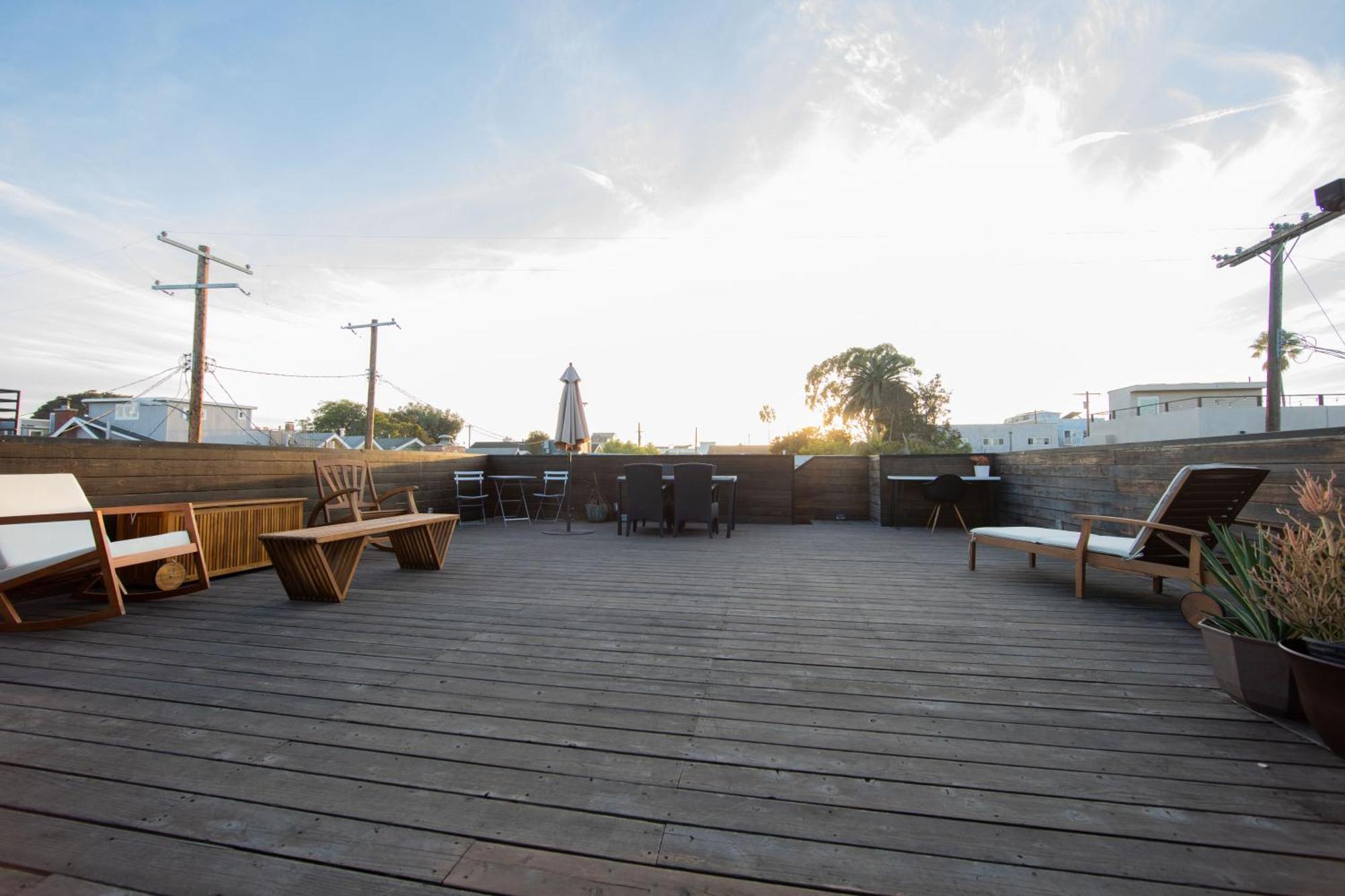 Apartment Venice Beach Two Bedroom Rooftop House With Parking *